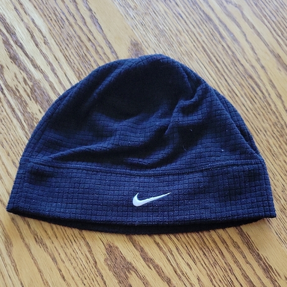 Nike Black Textured Beanie - Picture 1 of 2